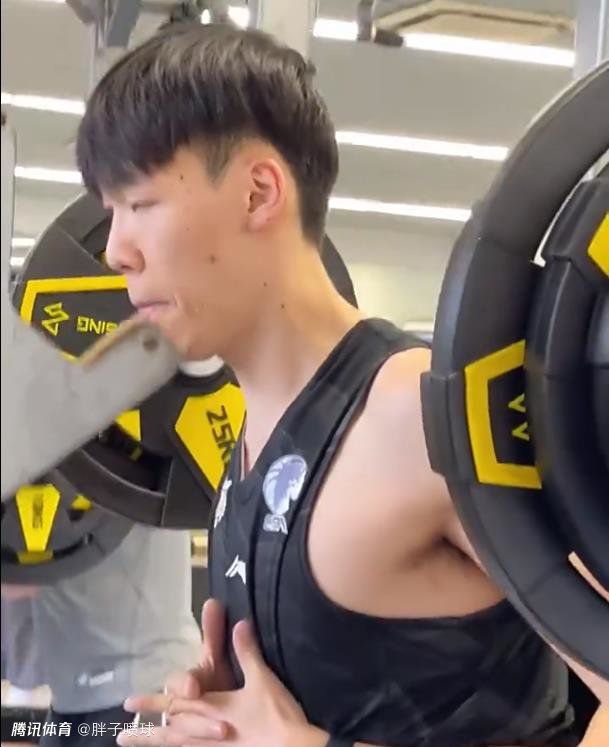 卫生间大尺度做爰床戏